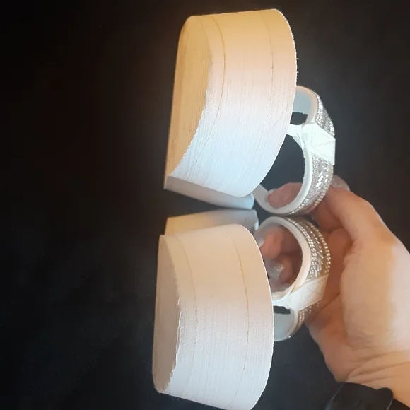 Elegant Gold and White Women's Sandals - Picture 6 of 8